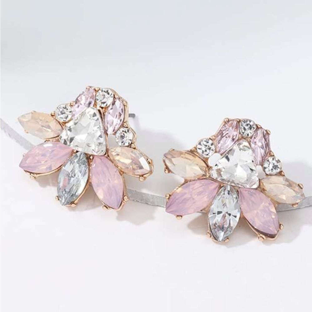 Elegant Crystal Flower Earrings A1050
